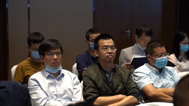 左：K8凯发水性总经理汤诚，中：水性研发总工易明文，右:K8凯发油性技术总工陈俊